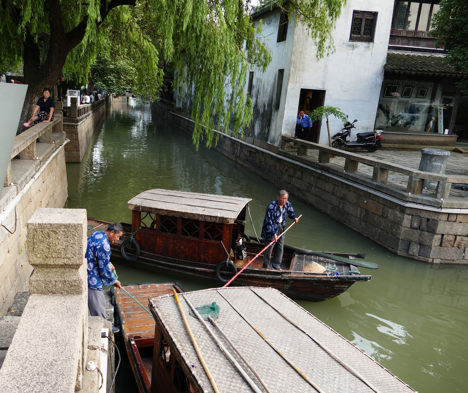 The Pingjiang Road canals, an easy pairing with the garden